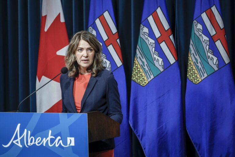 alberta-teachers-strike-danielle-smith-24.jpeg