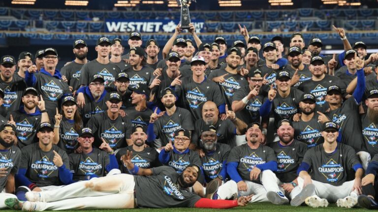 jays-world-series-roster-125.jpeg