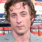 jeremy-allen-white-97.jpeg