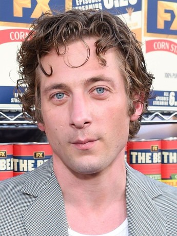 jeremy-allen-white-97.jpeg