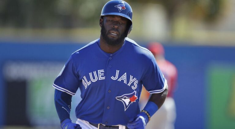 who-s-winning-the-blue-jays-game-157.jpeg