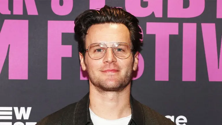 jonathan-groff-144.webp