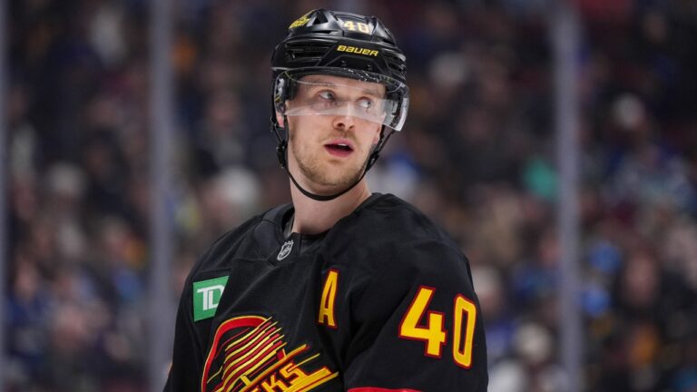 elias-pettersson-121.jpeg