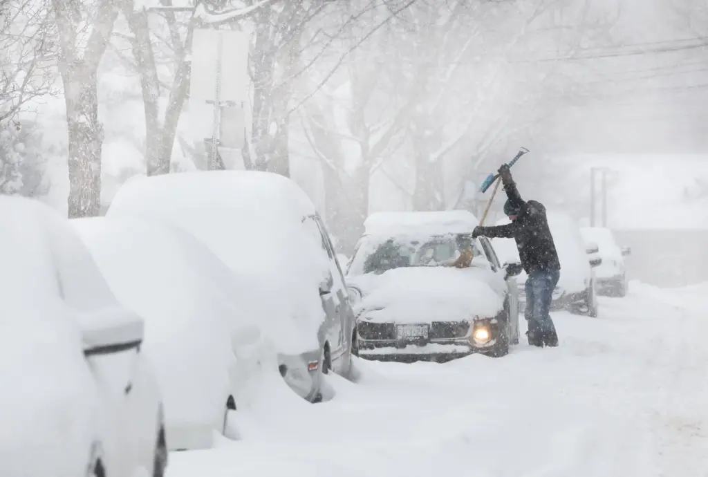toronto-snowstorms-30.webp