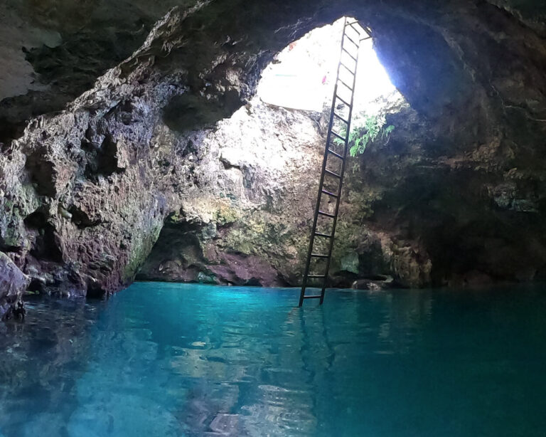 blue-hole-749.jpeg