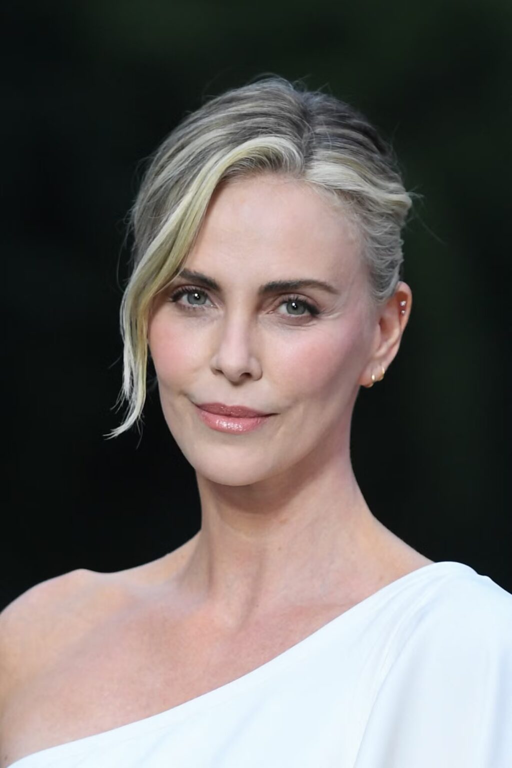 charlize-theron-221.jpg