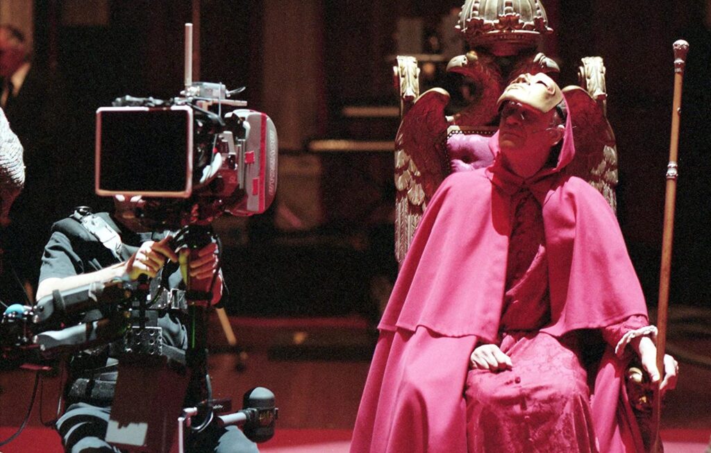 eyes-wide-shut-124.jpeg