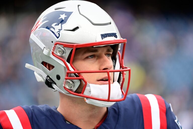 how-old-is-the-patriots-quarterback-1127.jpeg