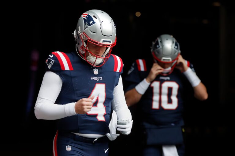 how-old-is-the-patriots-quarterback-302.jpg