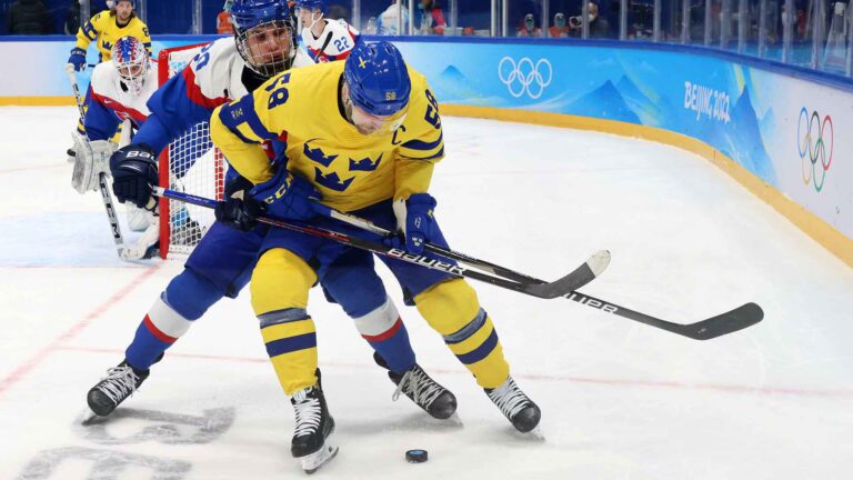 ice-hockey-at-the-olympic-games-standings-215.jpg
