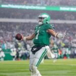 jalen-hurts-180.jpeg