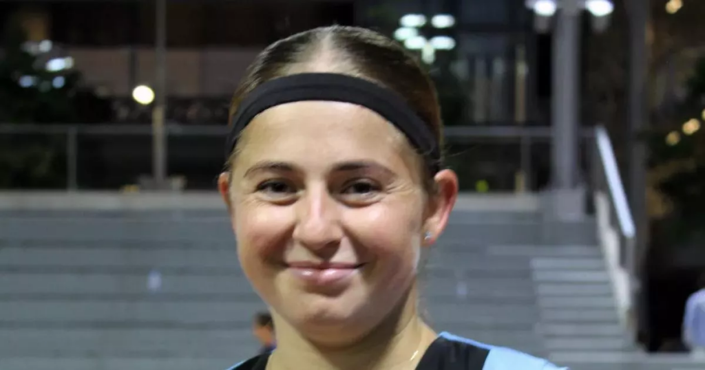je-ena-ostapenko-38.png