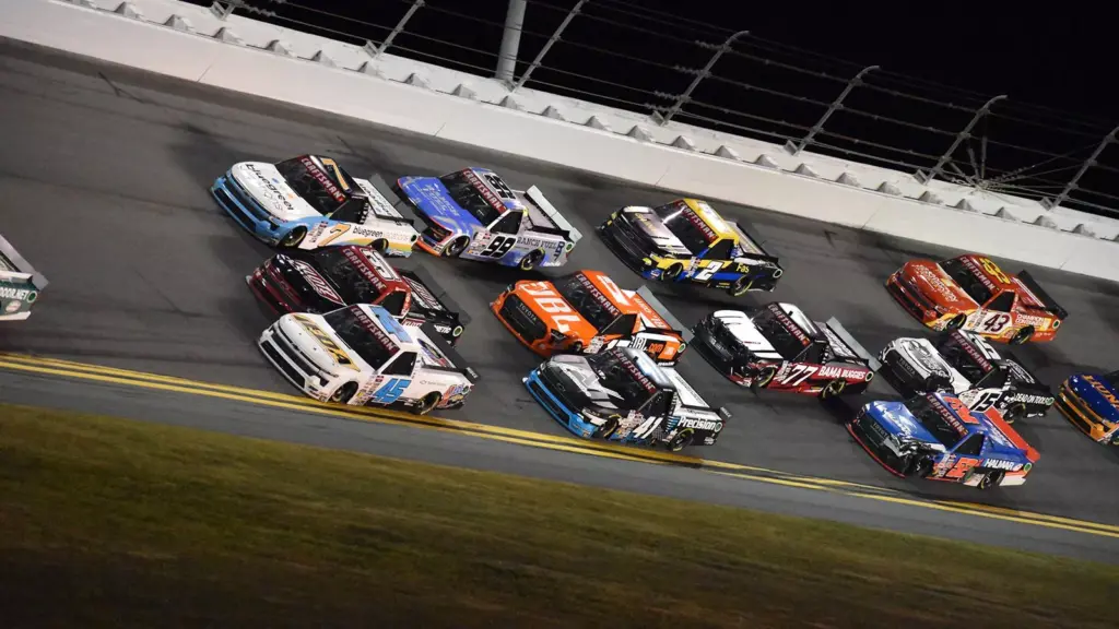 nascar-truck-series-689.webp