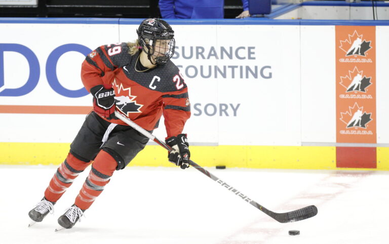 poulin-hockey-138.jpeg