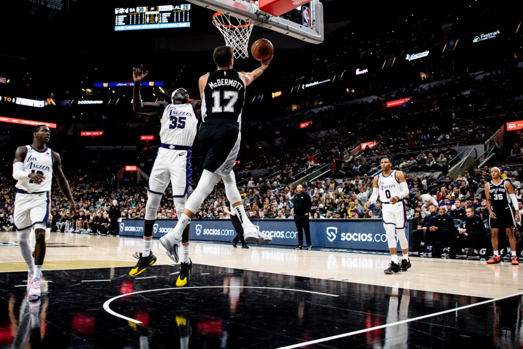 spurs-vs-lakers-55.jpeg