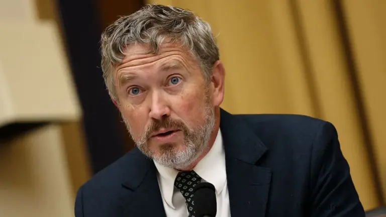 thomas-massie-360.webp