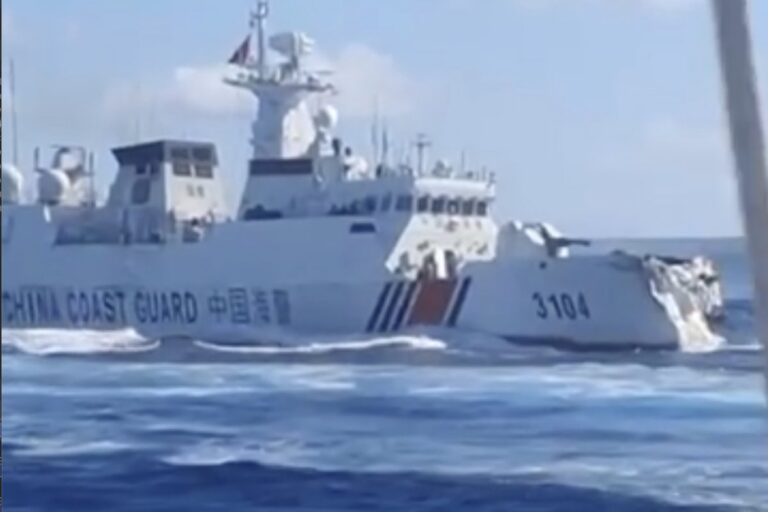 us-navy-ships-collide-23.jpeg