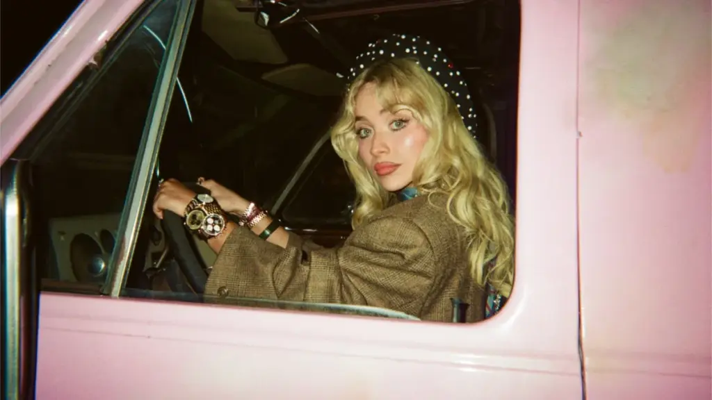 sabrina carpenter house tour music video — CA news