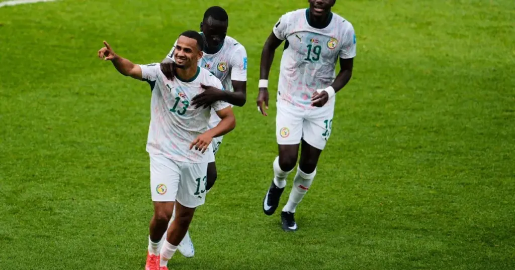 Senegal routs 10-man Iraq 5-0 to raise hopes of reaching World Cup knockout round