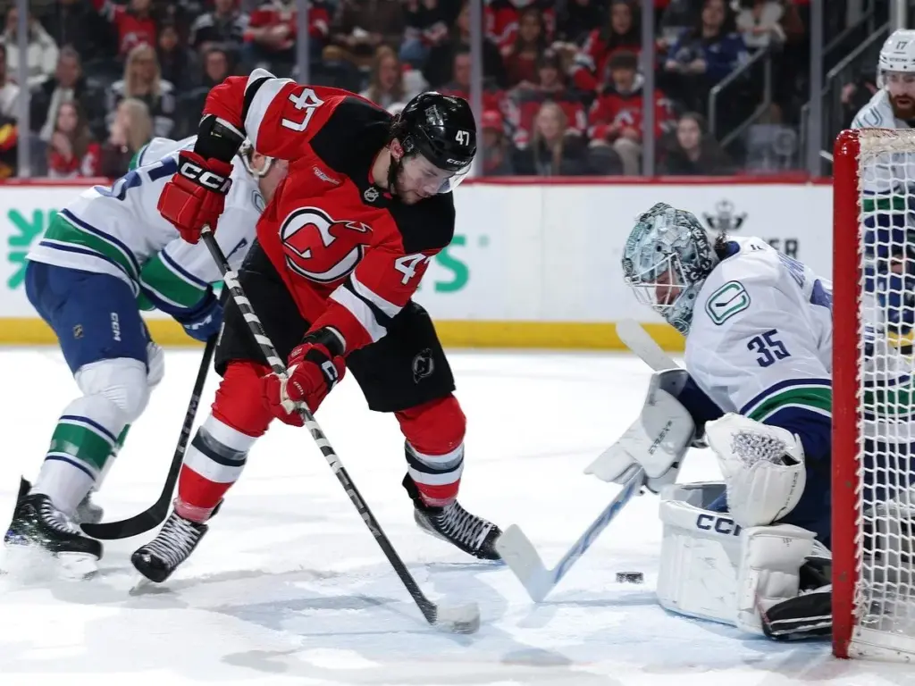 CANUCKS AGREE TO TERMS WITH PAUL COTTER ON A ONE-YEAR CONTRACT