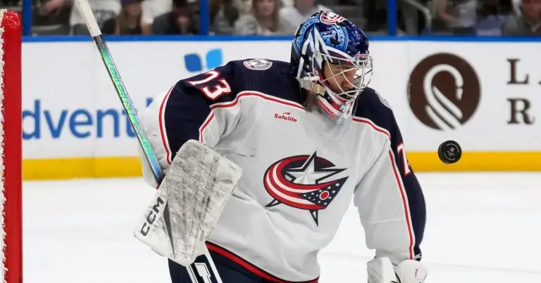 Blue Jackets, goalie Jet Greaves agree to three-year deal