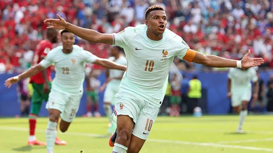 FIFA World Cup: France 2, Morocco 0
