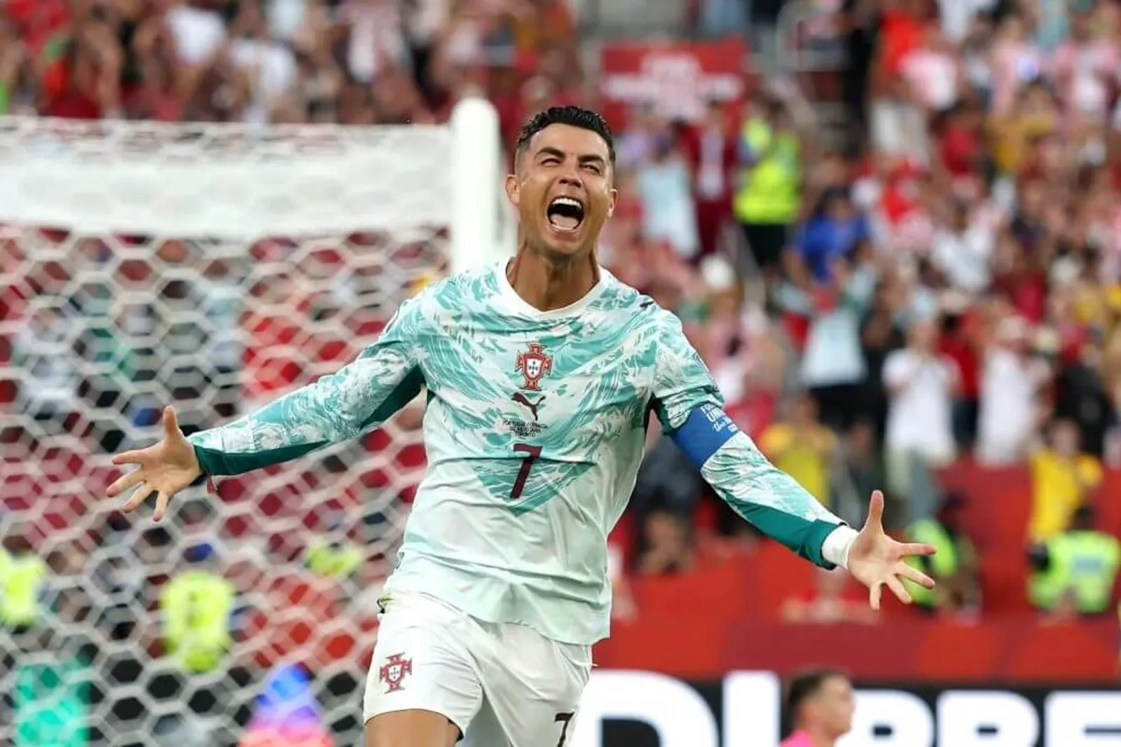 Ronaldo celebrates his first World Cup knockout goal